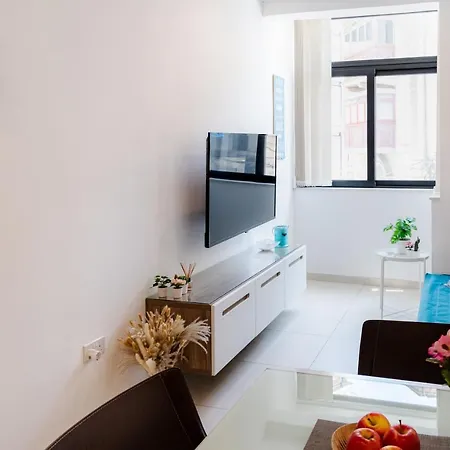 Modern Comfort - 2br Center Of St Julians & Paceville Apartment *